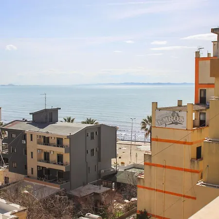 Appartamento Azure Haven Residences *