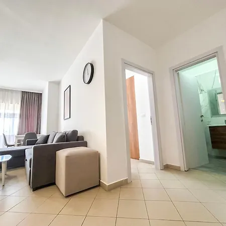 Azure Haven Residences Appartamento *